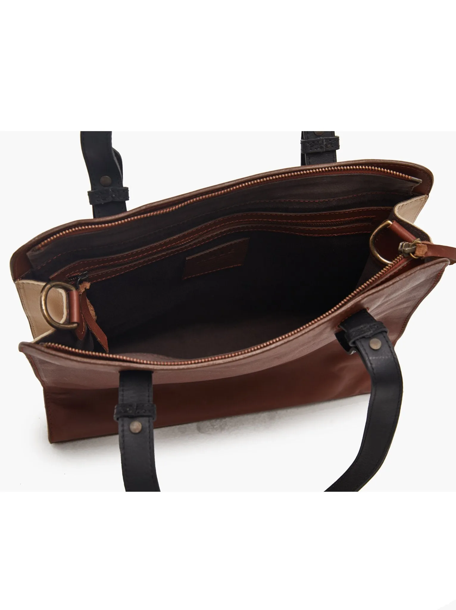 Axum Tote