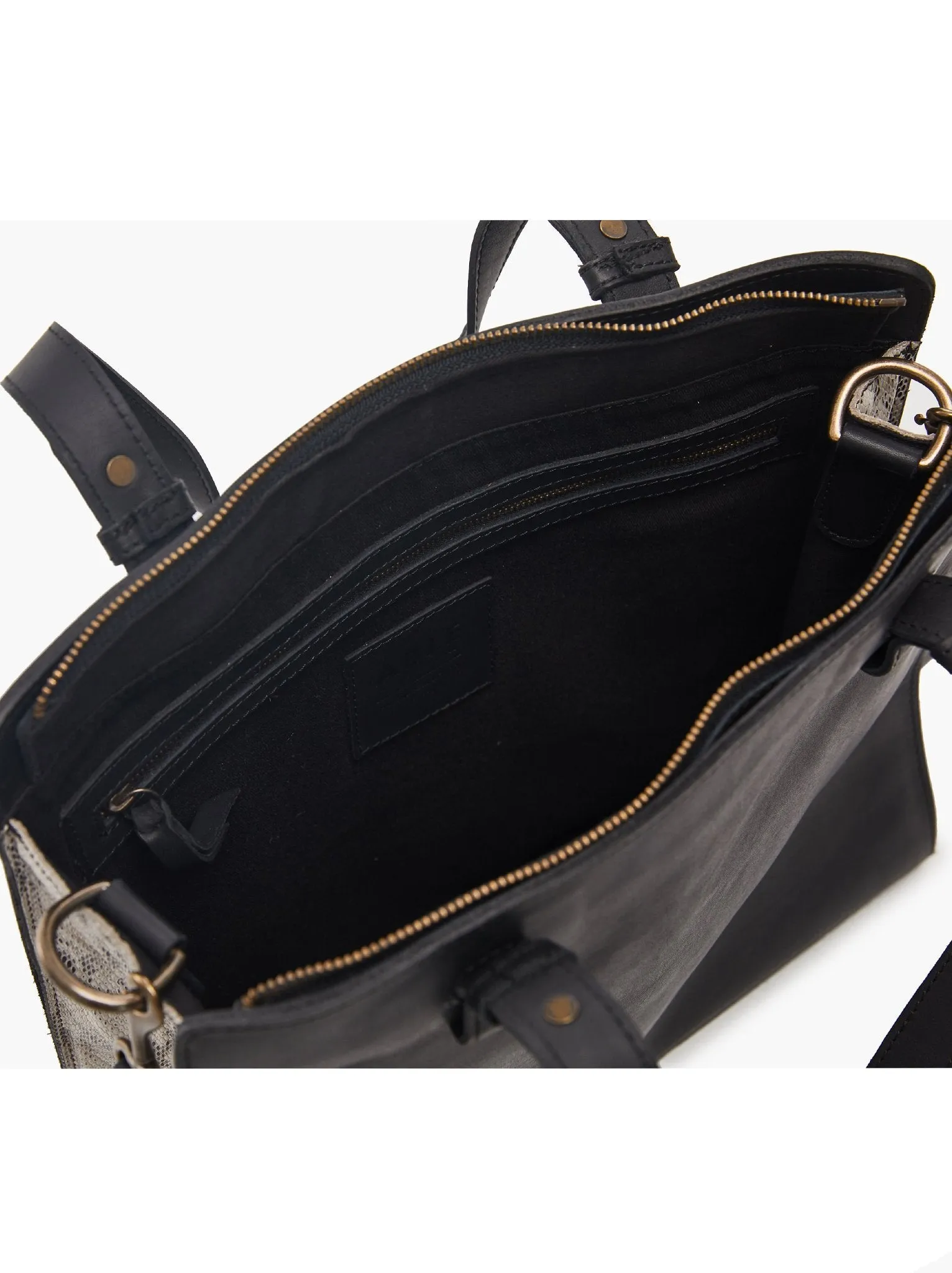 Axum Tote