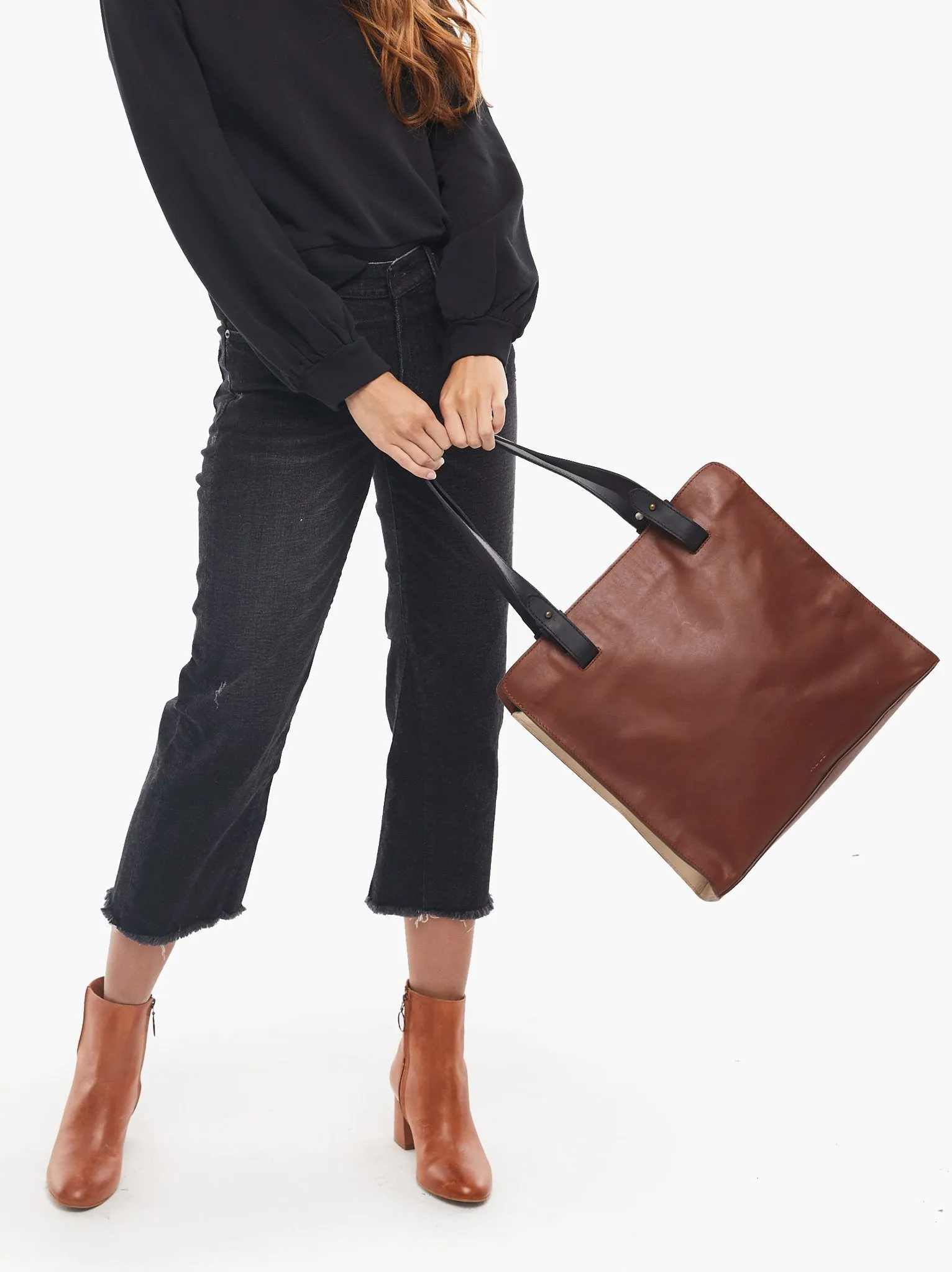 Axum Tote