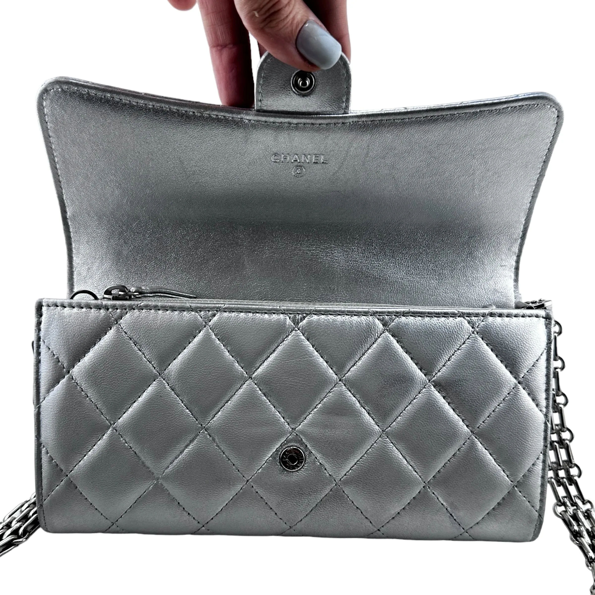 CHANEL Lambskin Classic Flap Gusseted Wallet