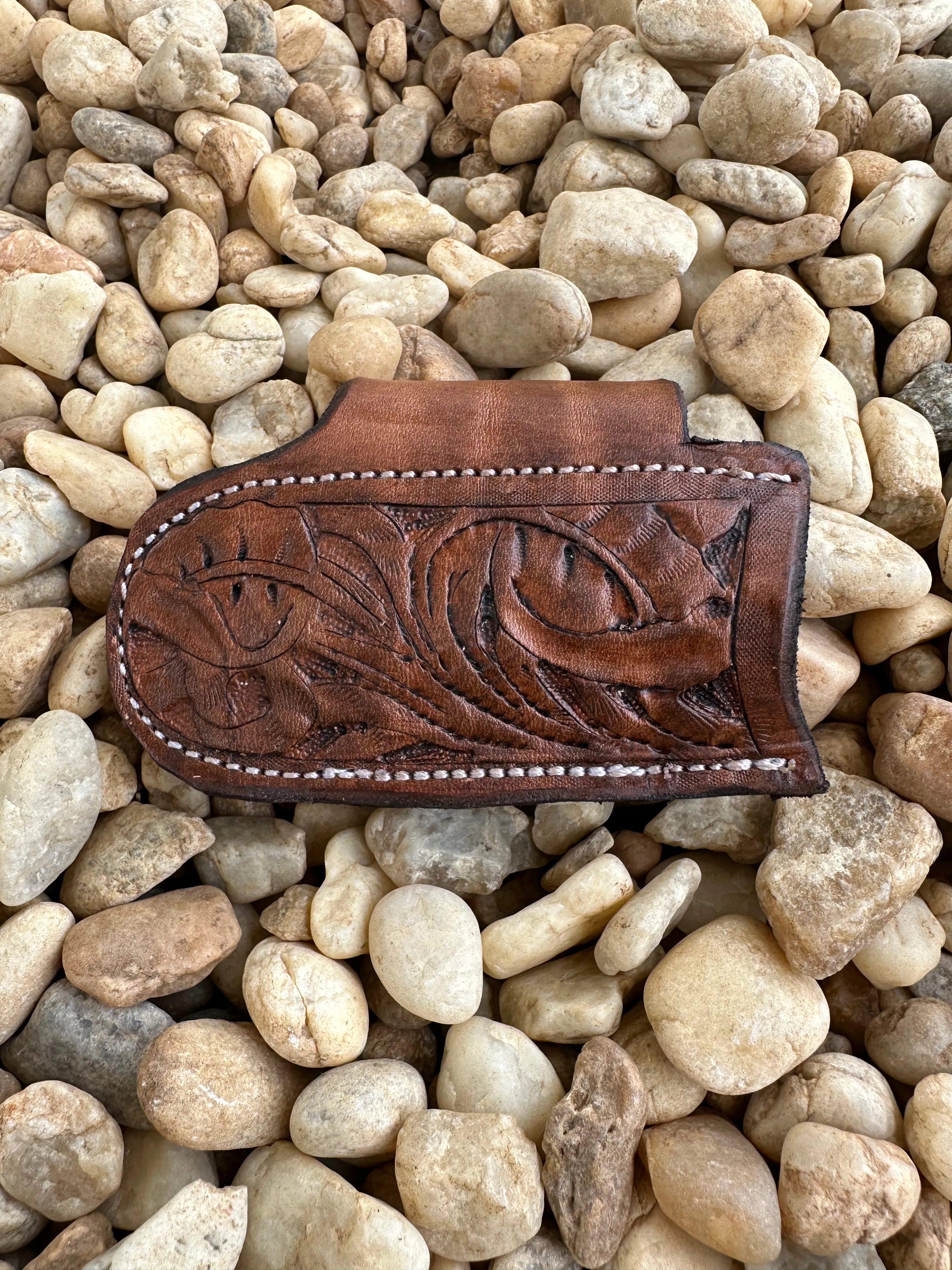 Hand tooled horizontal knife sheath