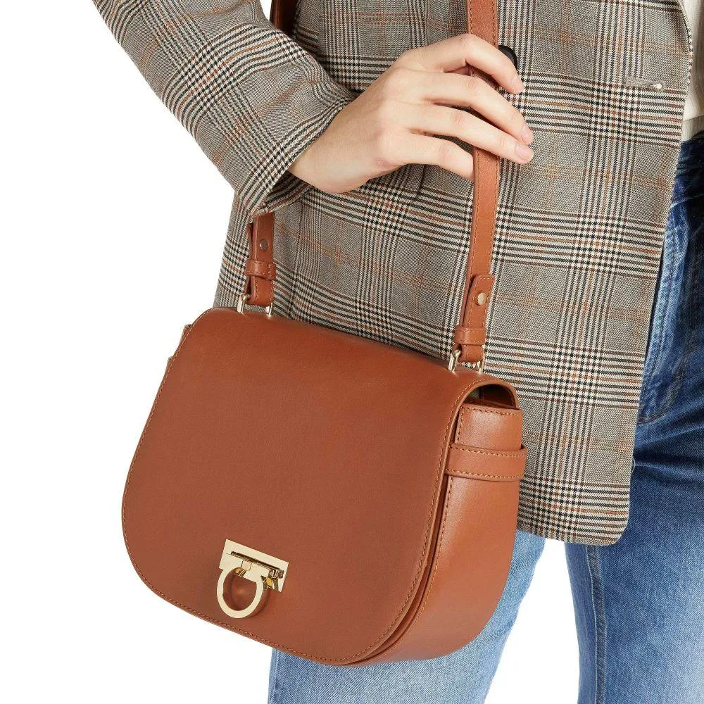 Elegant Leather Saddle Bag - VESPER 323895 | Chic and Stylish Crossbody Purse