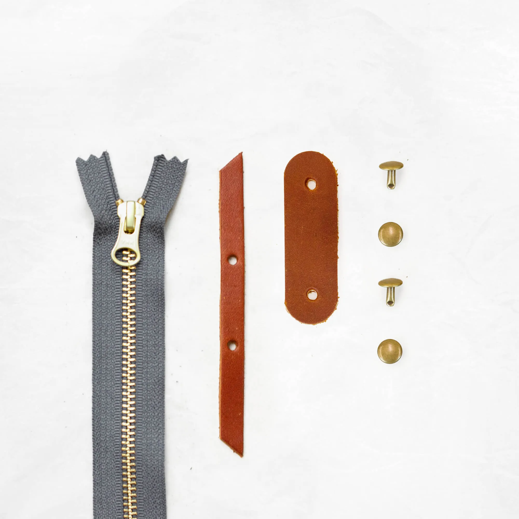 Oberlin - Chestnut Zipper Closure Kit