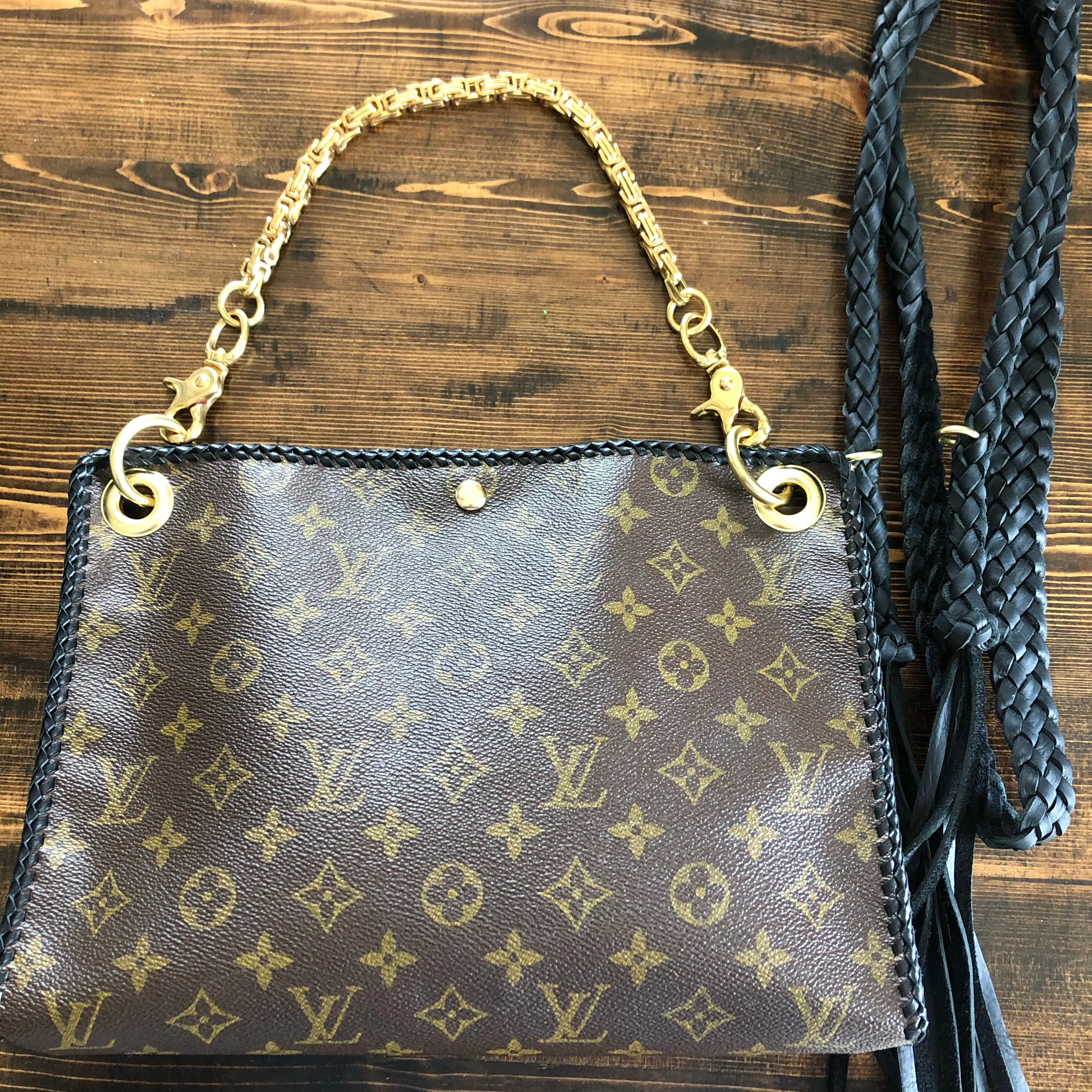 The Swan - Vintage Monogram in Black Crossbody