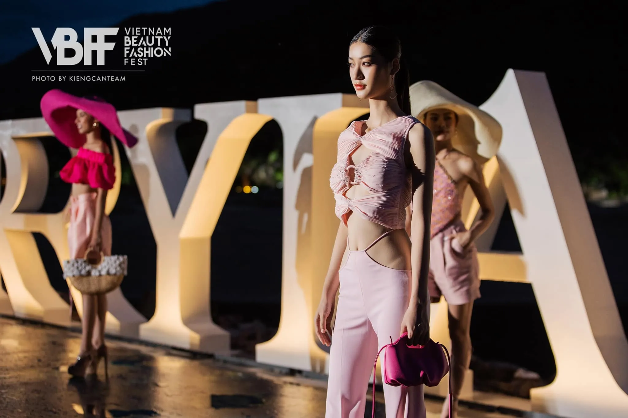 TÚI XÁCH Flower Mini màu hồng phấn