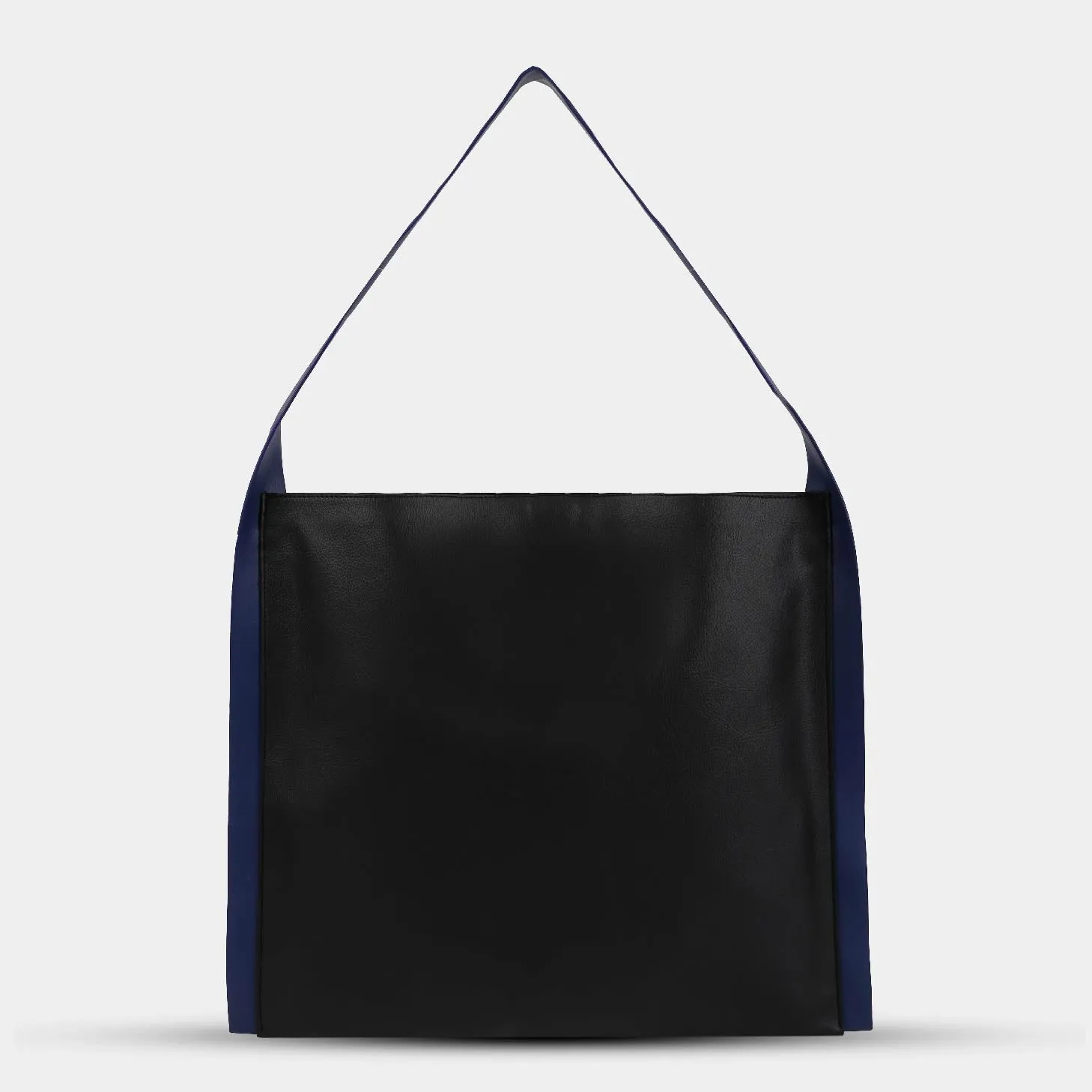 Túi xách PAPER TOTE màu đen dây xanh dương