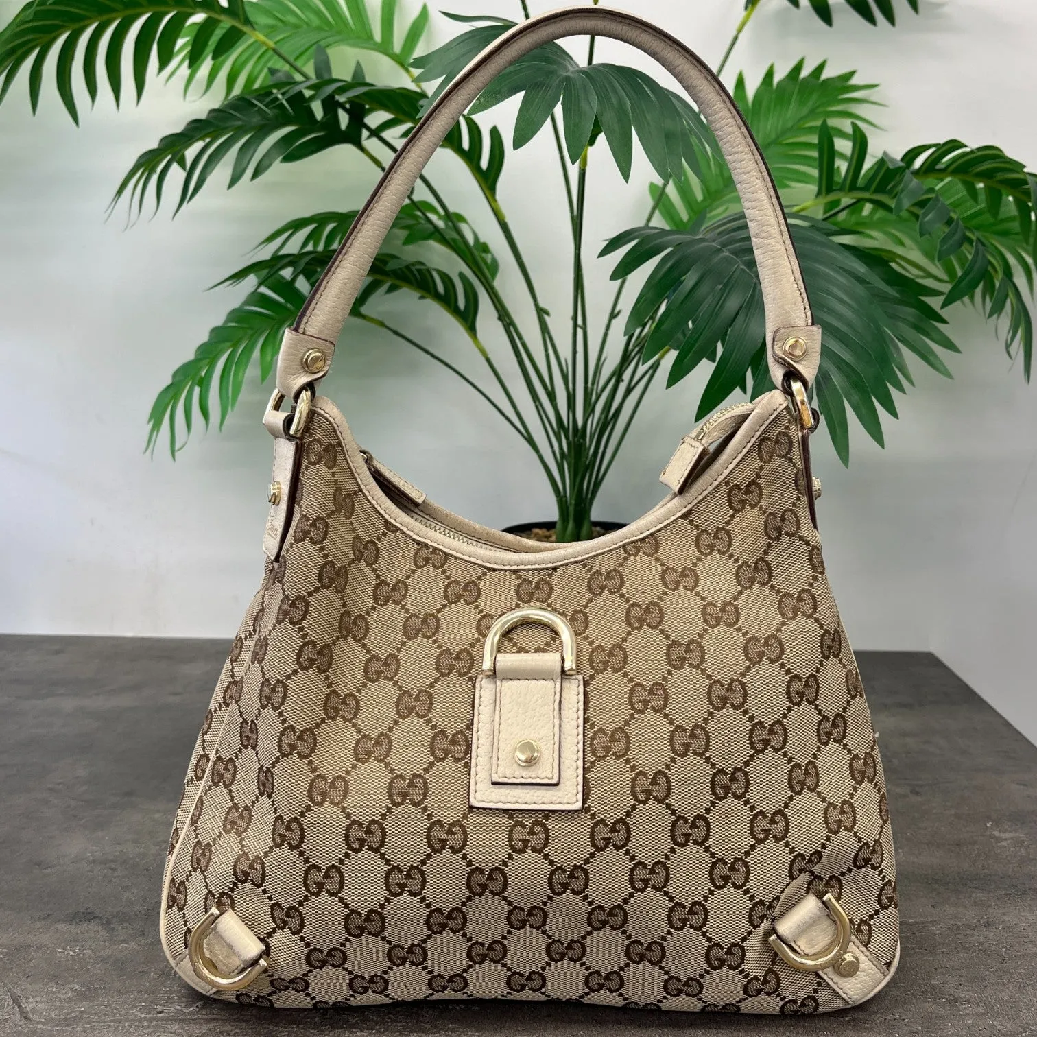 Women's Gg Supreme Abby Hobo Handbag Beige